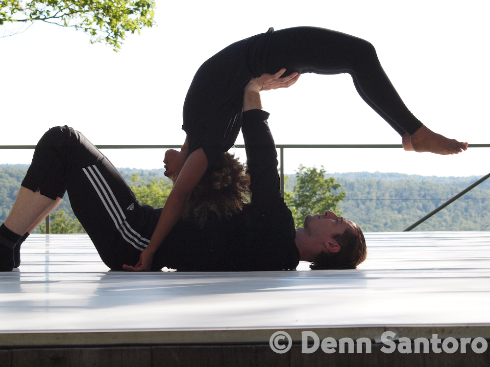 Pilobolus Warms Up #2: Pilobolus Series